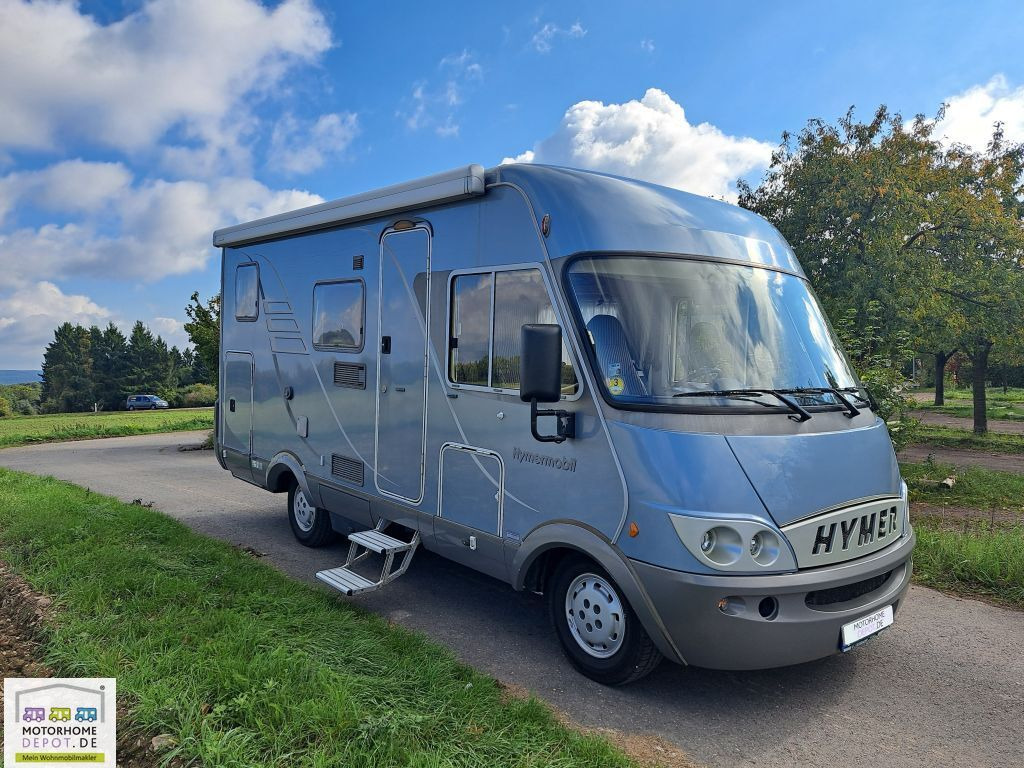 Camping-car intégral Hymer B 504 – Lit central, solaire, auvent