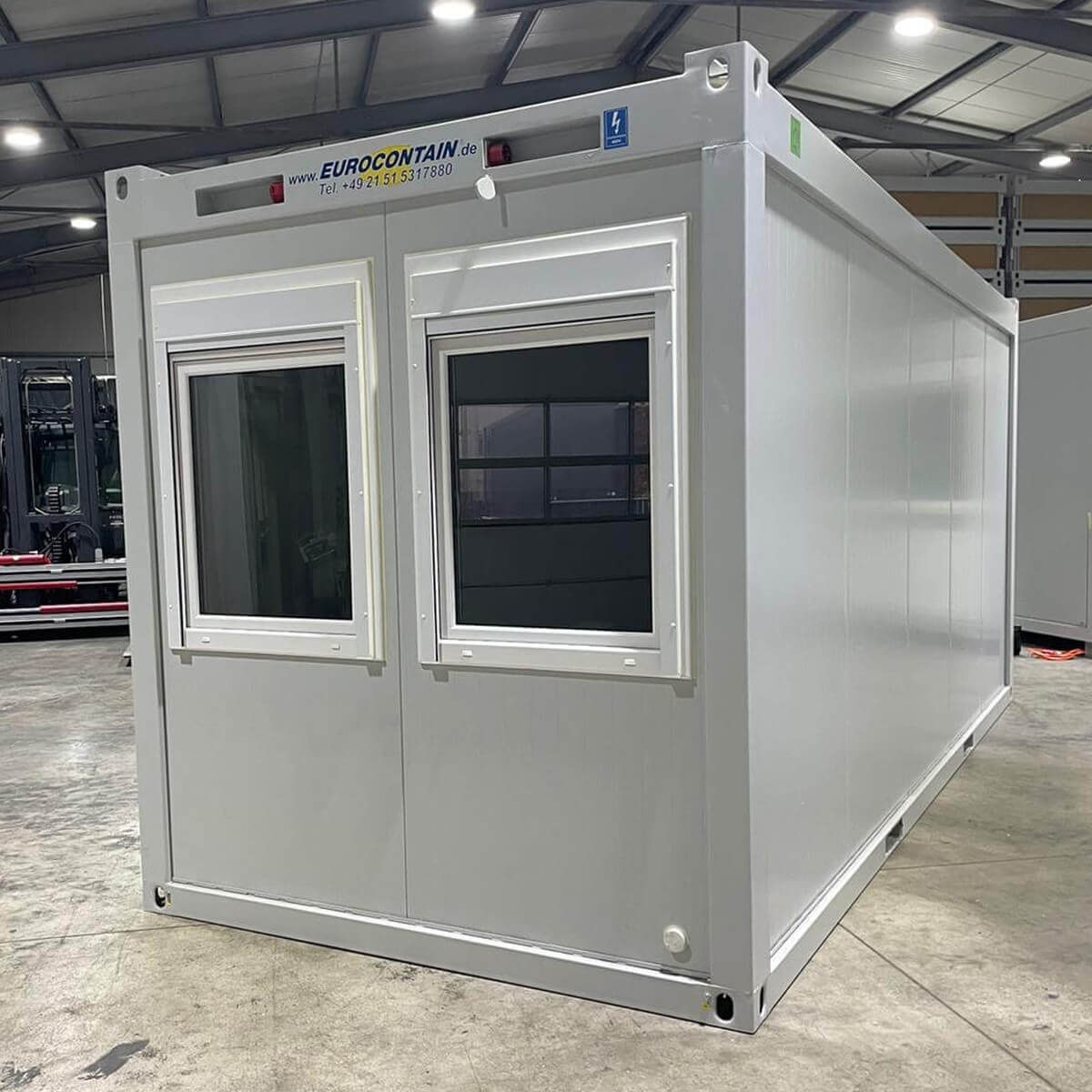 Conteneur bureau 20 pieds isolé – Volets, chauffage élec, RAL 7035